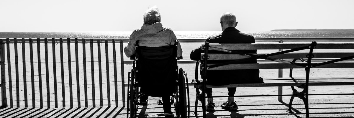 Lebensqualität im Alter - Pflege zu Hause oder im Pflegeheim